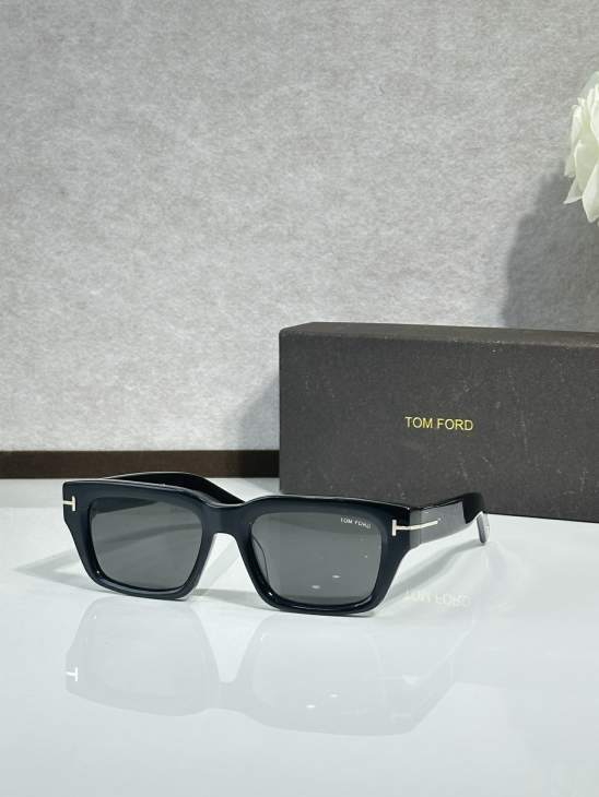 Picture of Tom Ford Sunglasses _SKUfw77361745fw